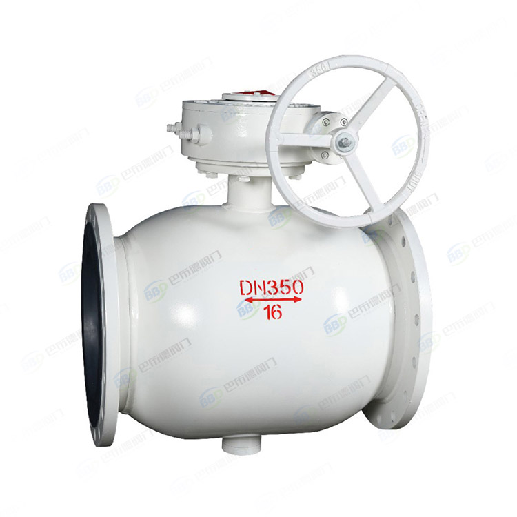 Full welded ball valve for flange heating